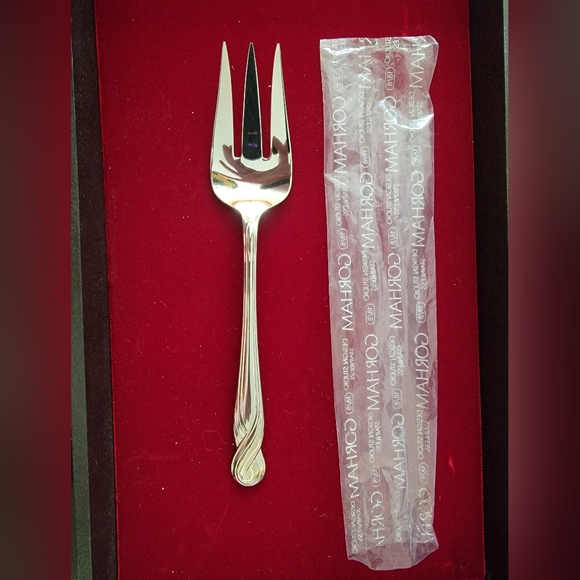EUC Gorham 18/8 Stainless Castle Hill Serving Fork - Picture 1 of 8